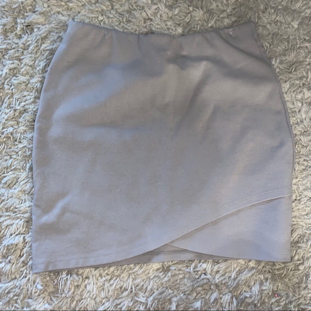 ❤️‍🔥2 for $20❤️‍🔥 Aritzia Talula Skirt